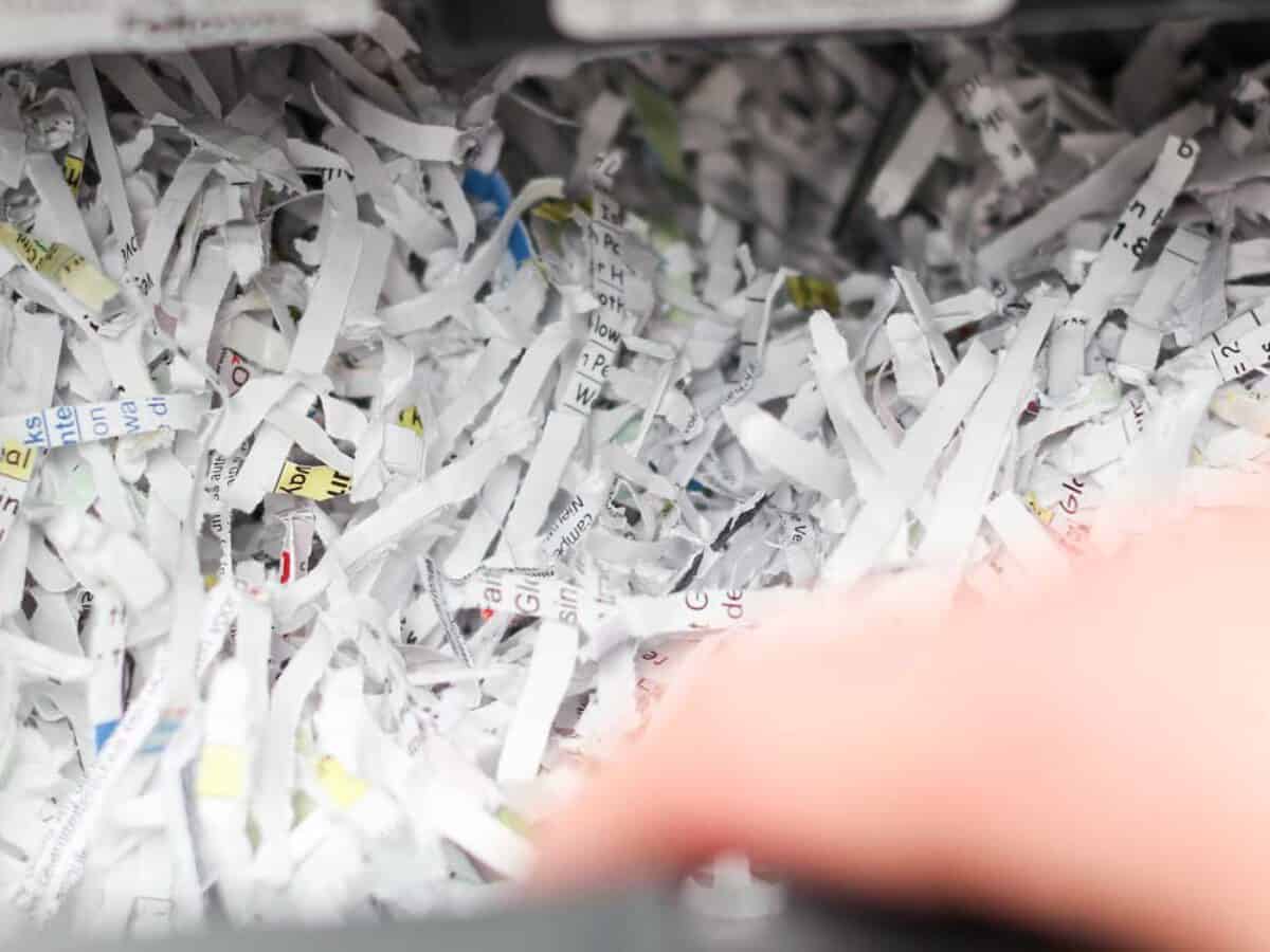 5 Reasons Why You Need a Paper Shredder