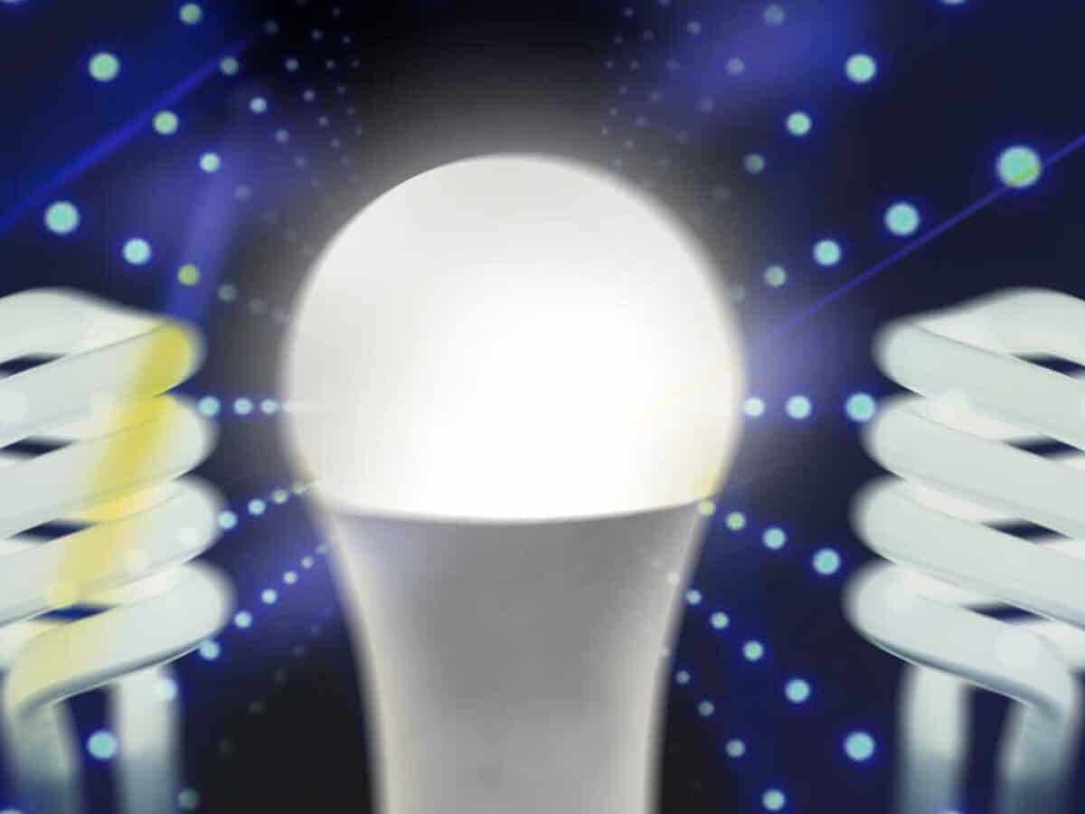 Om te mediteren Markeer gevolg Verschil tussen LED lamp, gloeilamp, halogeenlamp en spaarlamp